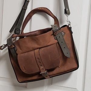 Luxurious Tan Leather Satchel with Adjustable Straps